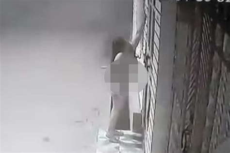 Viral News Naked Woman In Up Streets Spotted Ringing Doorbell As Cops Solve The Mystery Dgtl