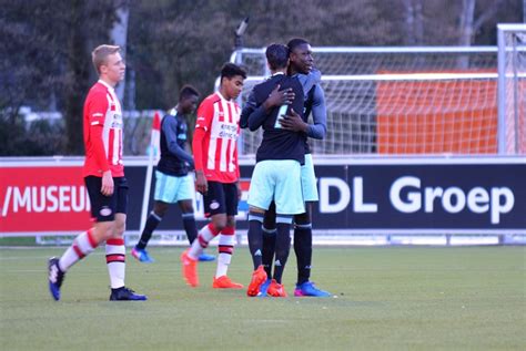 In the transfer market, the current estimated value of the player brian brobbey is 1 100 000 €, which exceeds the weighted average. Ajax O16 boekt ruime competitiezege op PSV - Ajax1.nl