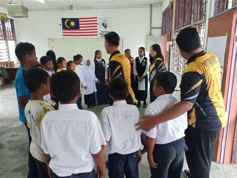 After joining the malay administrative service in 1939, he was. Sekolah Kebangsaan Tun Abdul Razak: Program Bina Insan ...