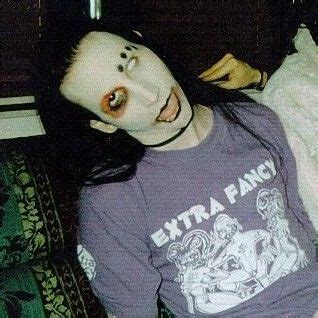 He wasn't trying to purposely look androgynous. Pin on Aesthetic girl