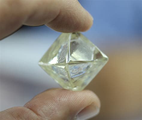 Diamcor Mining Sells 9172 Carat Diamond The Graduate Gemologist