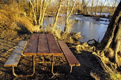 Lock 23 “violettes” Picnic Tables Cando Canal Trust