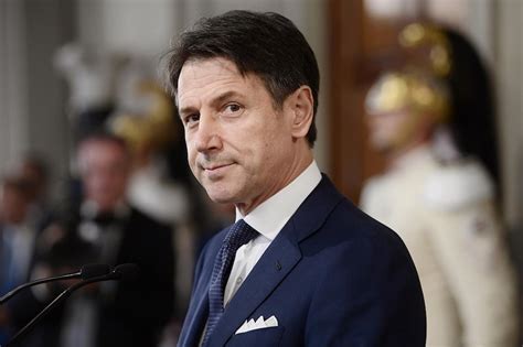 Giuseppe conte è il nome che il capo politico del movimento 5 stelle luigi di maio e il segretario della lega matteo salvini hanno fatto al presidente della repubblica sergio mattarella per l'incarico di. Giuseppe Conte spopola sul web: il suo nome in tendenza su ...