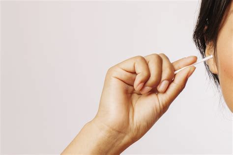 Begini Cara Membersihkan Telinga dengan Tepat dan Aman