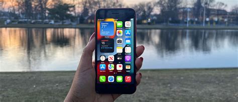 Iphone Se 2022 Review A Bite Sized Beast With Bpe Big Phone Energy