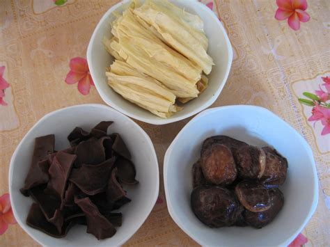 Top tips for bak kut teh. Sumptuous Flavours: Vegetarian Bak-Kut-Teh 斋肉骨茶