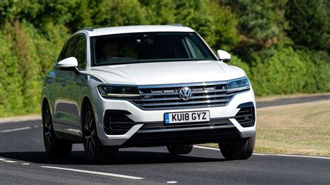 Entry Level Volkswagen Touareg Suv Hits Showrooms Carbuyer