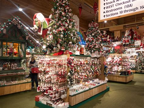 Guide to Visiting Bronner's: The World's Largest Christmas Store