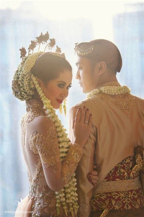 Pernikahan Adat Minang Dan Jawa Bertema Pastel Foto Perkawinan