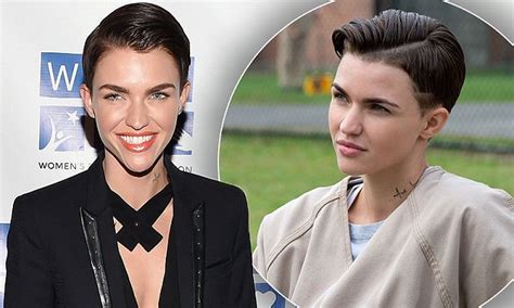 orange is the new black s ruby rose naked shower scene sends twitter into frenzy daily mail online
