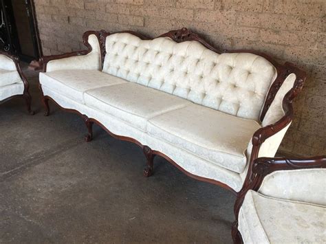 Beautiful Set Of Reproduction Victorian Furniture Sofa Loveseat