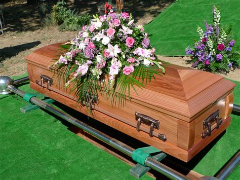 Free Download Difference Between A Coffin And Casket For A Funeral