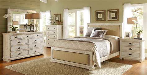 It consists of comforter, shams, pillow cases and more. Willow Upholstered Bedroom Set (Distressed White ...