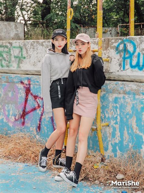 Popular Fashion Trend In Korea Twin Look Dressing Similarly With Best