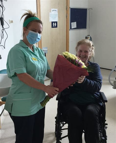 Watch Emotional Moment A Shrewsbury Woman 65 Is Clapped Off Hospital