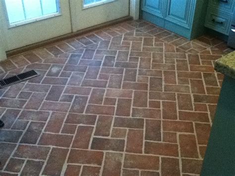 We've got all the kitchen floor tiles you need to make the heart of your home even better. Entryways and hallways - Inglenook Brick Tiles - Brick ...