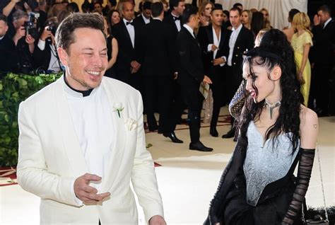 Elon Musk Got In A Twitter Fight With His Partner Grimes Over Pronouns