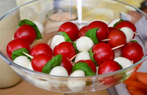 Feestelijke antipasti met tomaat en mozarella Makkelijk Afvallen