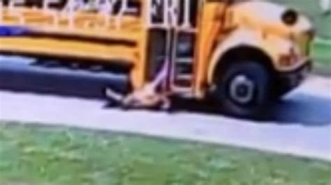 Video Young Girl Dragged By School Bus Caught On Camera