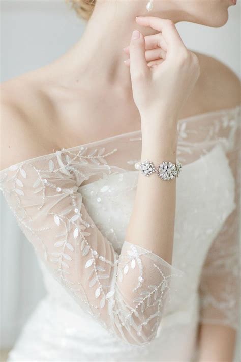 Br laser technology co., ltd: Pin auf w h i t e • w h i t e
