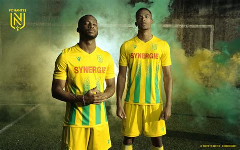 Compte officiel du football club de nantes 🟡🟢 • @fcnantesesports 🎮 • @fcn_business 💼 • @fcn_academie 👶 • @fcn_feminines 👧 • @fcn_services 🗣. FC Nantes | Galerie photos - Le shooting du maillot 2020-2021