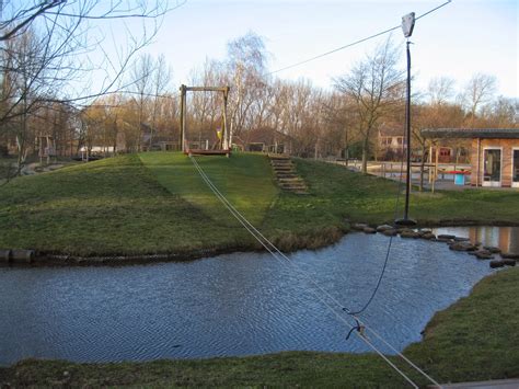 Kabelbanen voor in reuze speeltuinen. Speelakker Noordwijkerhout: Speelakker 8 maart 2014 weer open