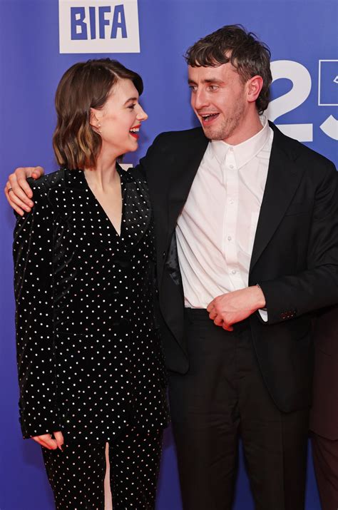 normal people star paul mescal all smiles beside daisy edgar jones after she presents him with