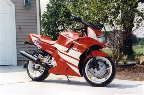 The engine produces a maximum peak output power of 100.00 hp (73.0 kw) @ 12000 rpm and a maximum torque of. 1992 Honda CBR 600 F2 - In street trim | I could go from ...