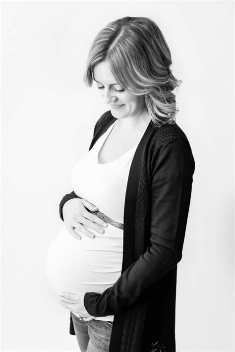 Kennebunk Maine Maternity Photographer Jenna Doughtry