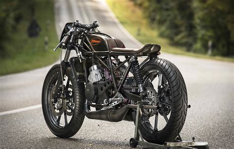 The Falcon Moto Essence Yamaha RD350 Return Of The Cafe Racers