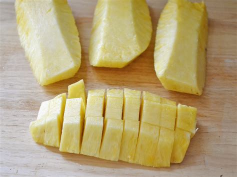 How To Cut A Pineapple Step By Step