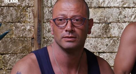 Temptation island, alessandro è uno dei protagonisti con la sua compagna sofia: Temptation Island Sofia e Alessandro, lui ammette: "Mi ...