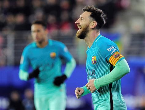 Messi Scores 5th Goal In 6 Games As Barcelona Beats Eibar Daily Sabah