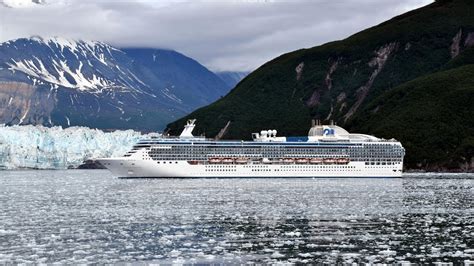Island Princess Cruise Ship At Hubbard Glacier Alaska 4k Youtube
