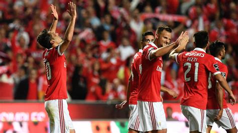 Sl benfica video highlights are collected in the media tab for the most popular matches as soon as video appear on video hosting sites like youtube or dailymotion. Braga - Benfica - Tras Arrollar Al Braga El Benfica Se ...
