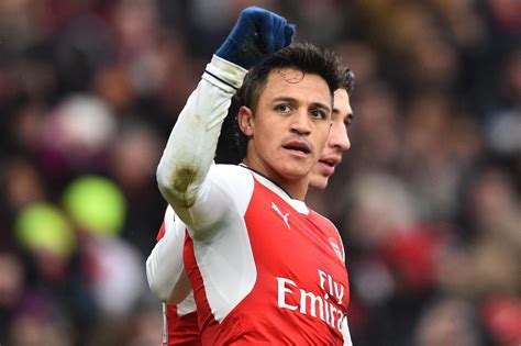 arsenal transfer news alexis sanchez offered £300 000 a week contract as gunners move to make