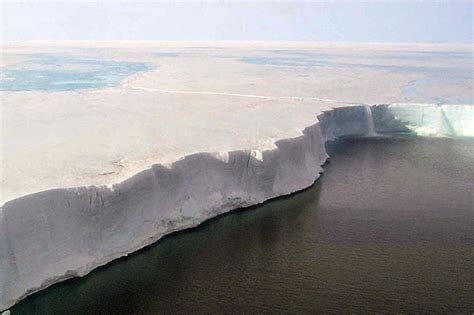 Iceberg Breaks Off Pikolsyn