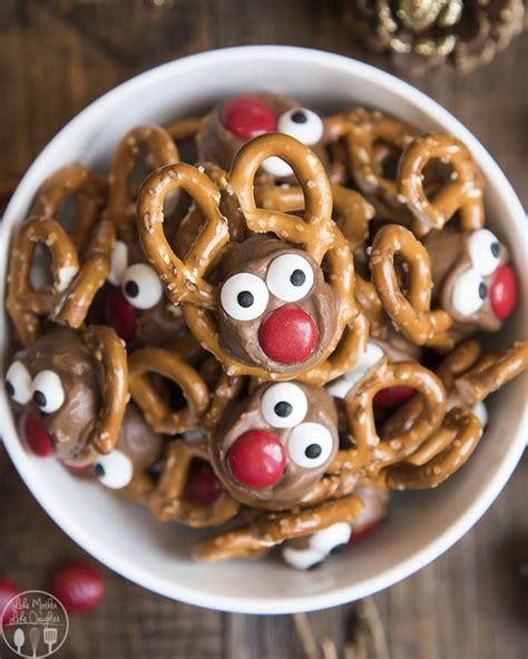 Rolo Pretzel Reindeer Recipe Christmas Candy Recipes Rolo Pretzels Rollo Cookies