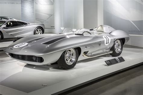 Petersen Automotive Museum Picture Gallery In 2020 Corvette