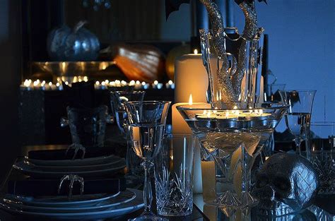 Got a halloween party planned? Elegant Halloween Table Decorations With Things You Already Have - Decoholic
