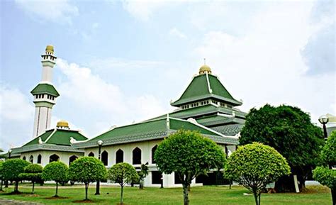 Pejam celik pejam celik sudah pun menginjak ke usia 30 tahun lamanya. Masjid Al-Azim / Al-Azim Mosque - Melaka Cool