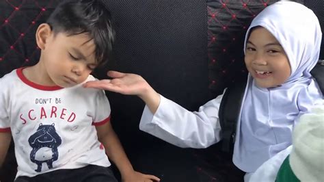 Kakak Yasmin Hampir Kena Gigit Kacau Cemboy Tidur 😅 Youtube