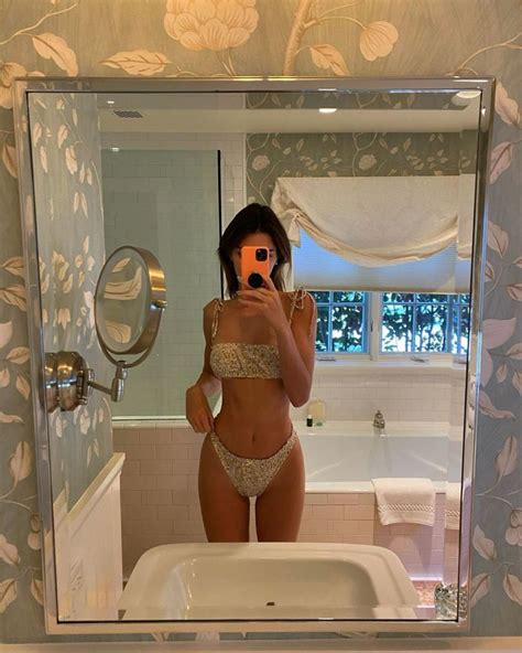 Kendall Jenner Sexy Bikini Fappenist