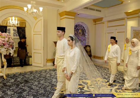 11 Foto Pernikahan Sederhana Putri Sultan Johor Maskawin Rp 70 R