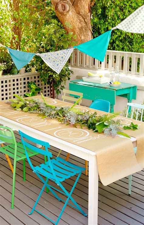 How to host a backyard campout birthday party, including invitations, games and food! Backyard Party Ideas And Decor - Summer Entertaining Ideas