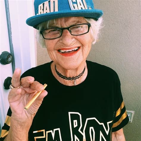 86 year old instagram celebrity grandma continues to surprise her followers bored panda