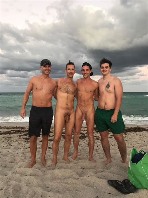 Photo Naked On The Beach Lpsg