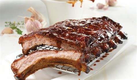 A dry rub is great for larger pieces of meat like baby back ribs—and also brisket, steaks, and pork. Pork baby back ribs with red ale and maple syrup sauce | Olymel