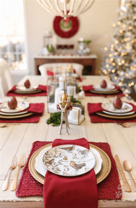 Simple And Modern Christmas Table Settings Ideas Joyful Derivatives