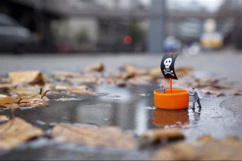 Amazing Art Portraying The Lives Of Tiny People Miniature Photography